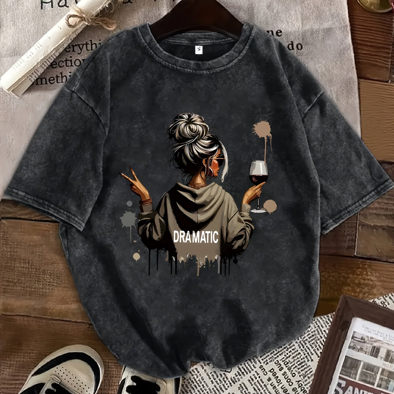 Damska koszulka oversize z dramatycznym nadrukiem, casualowa streetwearowa