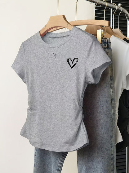 Camiseta para mujer con estampado de corazón y corte moderno – Ideal para día a día y ocio