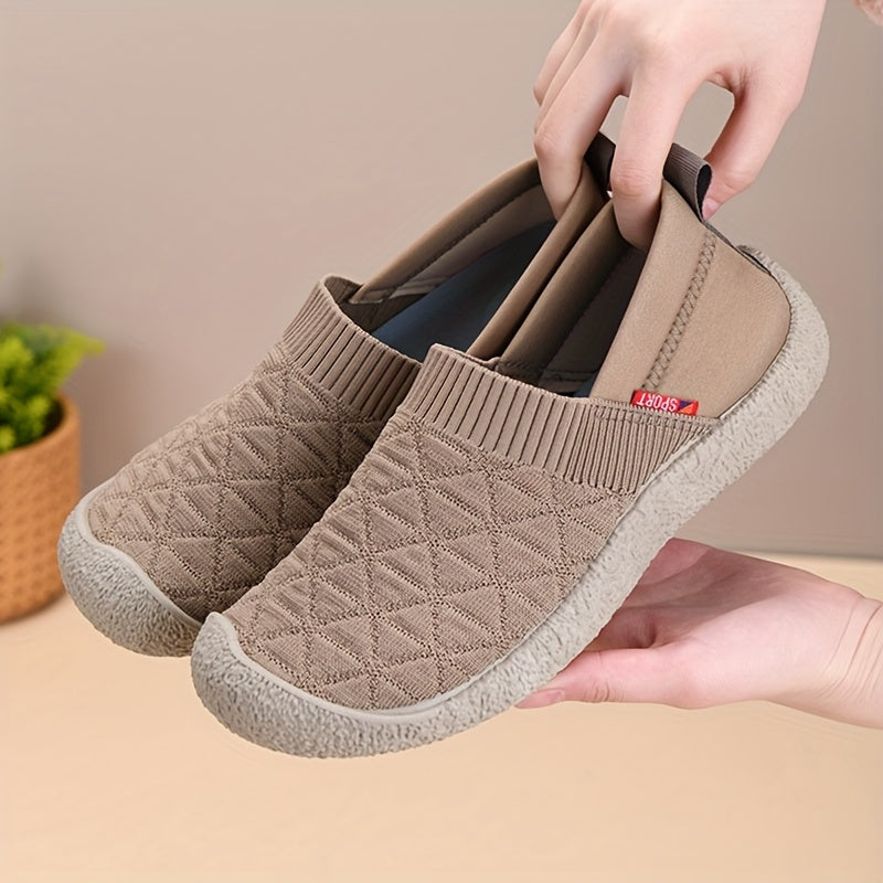 Damskie slip-on sneakersy – wygodne buty na co dzień i do sportu