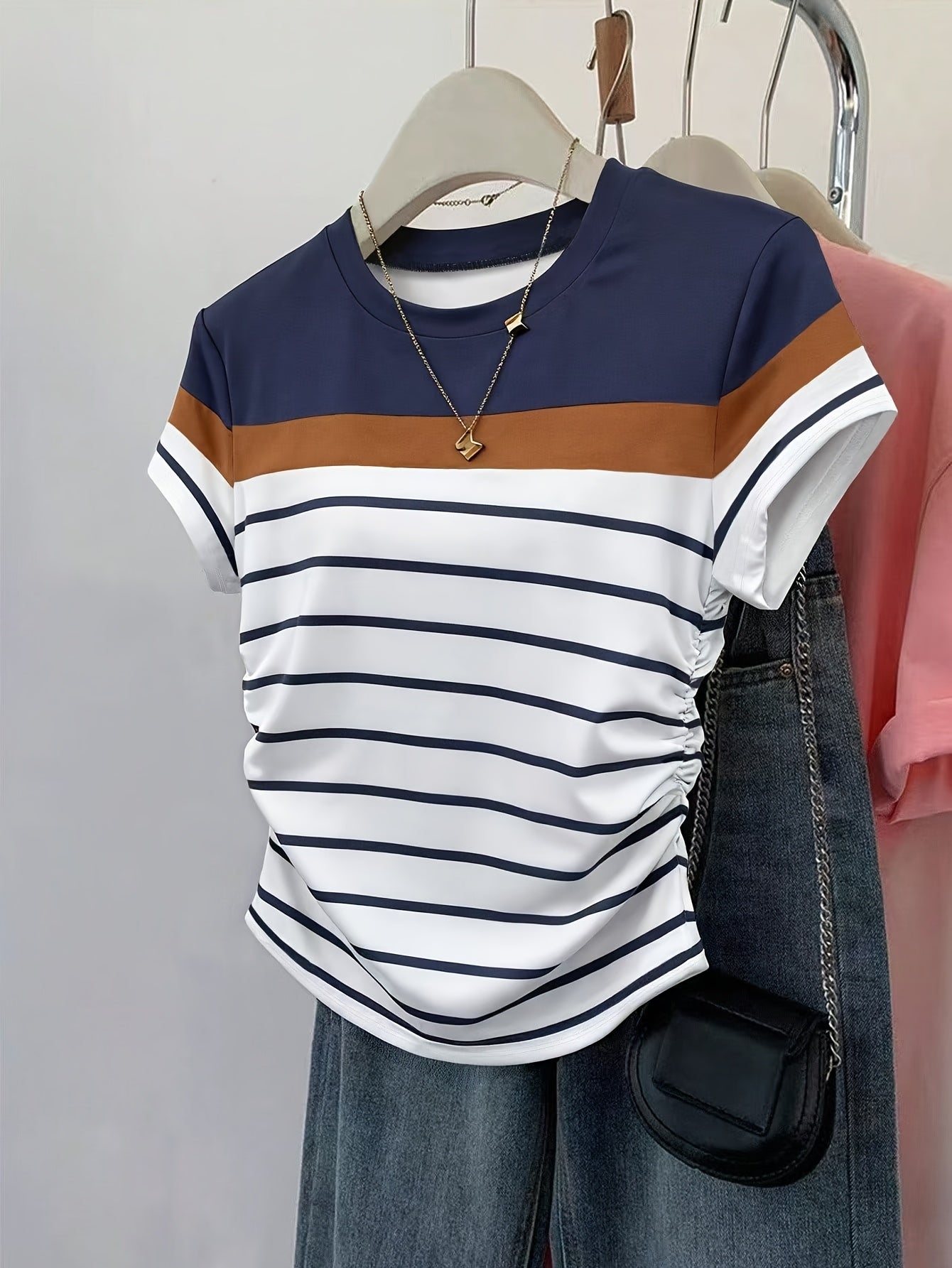 Damen T-Shirt mit Streifen und Raffung – Modisches Freizeitshirt, Sommer-Stil