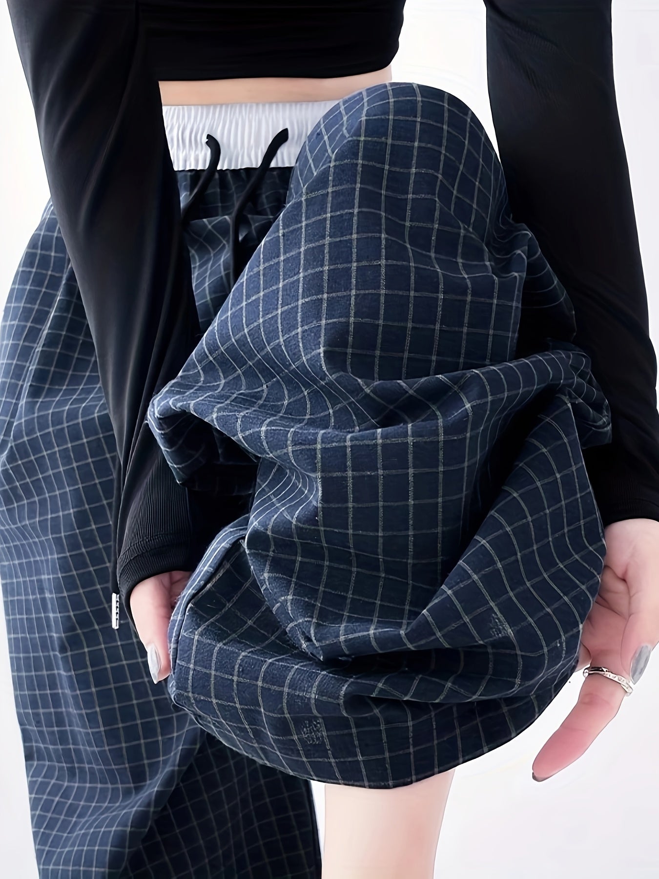 Pantalon large à carreaux pour femme, style décontracté urbain, idéal pour les tenues de week-end