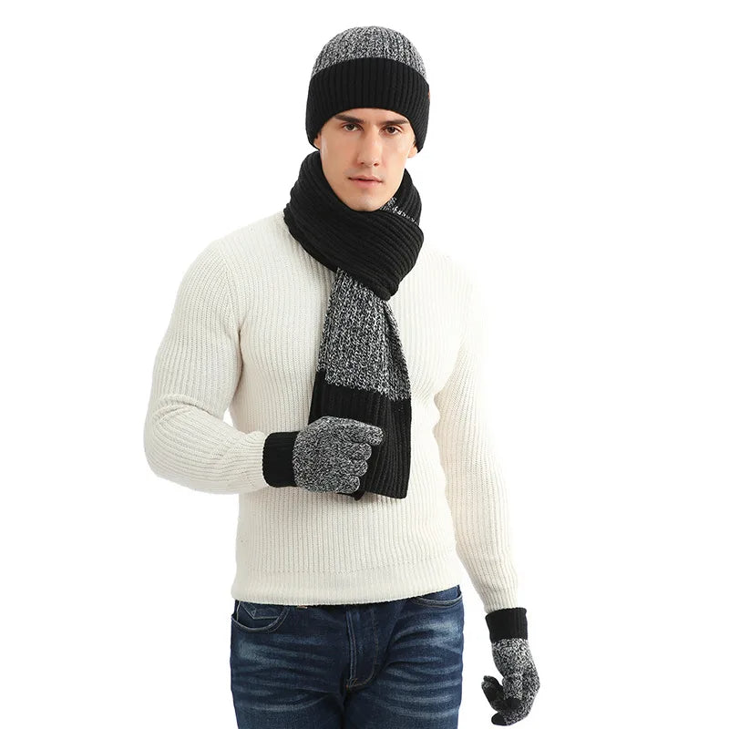 Gebreide set met wollen muts, handschoenen en sjaal