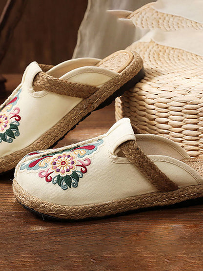 Damen Ethno-Pantoletten mit Stickerei und Blumenmuster – Bequeme Hausschuhe im Folklore-Stil