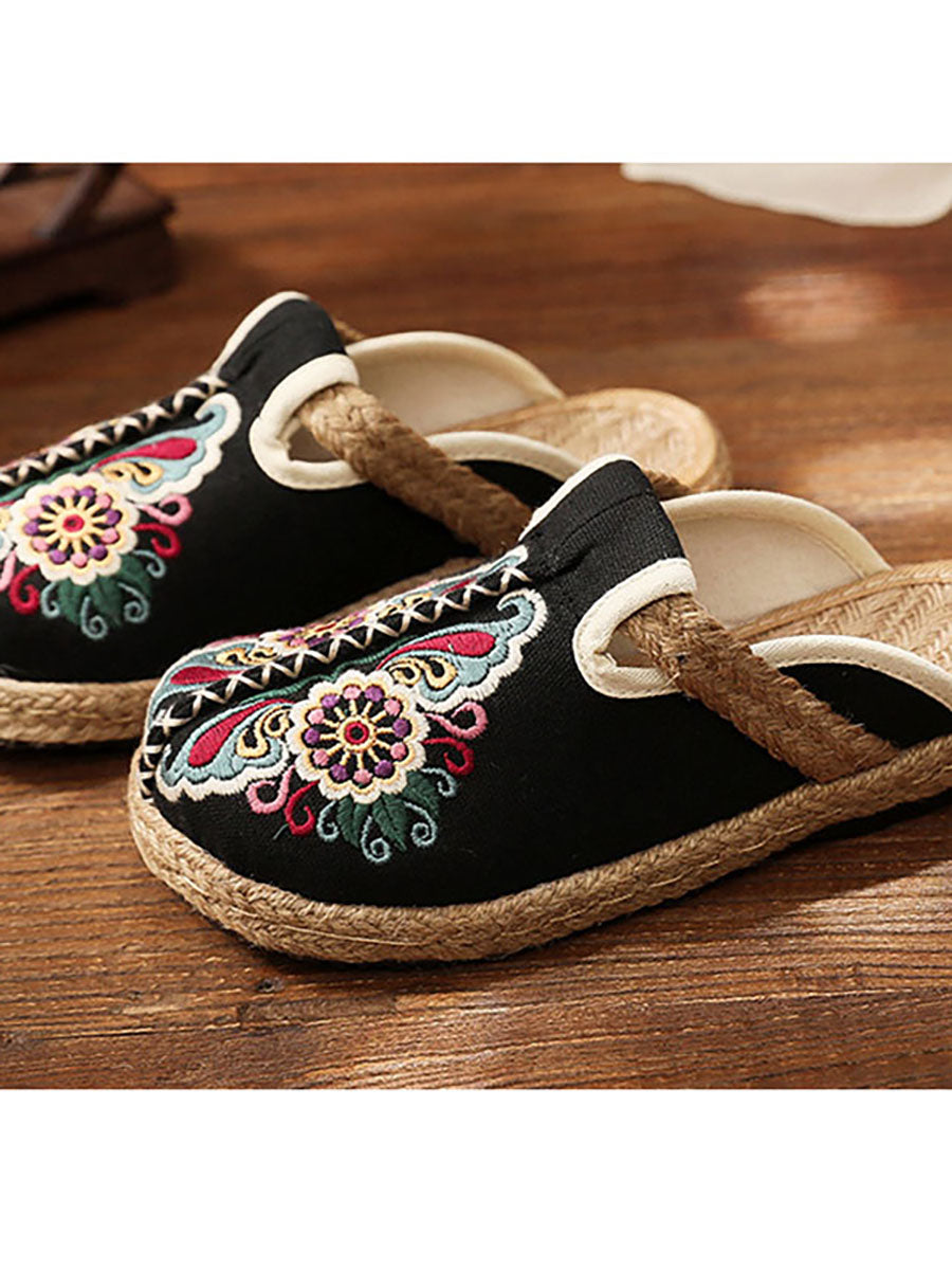 Damen Ethno-Pantoletten mit Stickerei und Blumenmuster – Bequeme Hausschuhe im Folklore-Stil