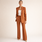 Lena | Damespak met flared broek en knopen