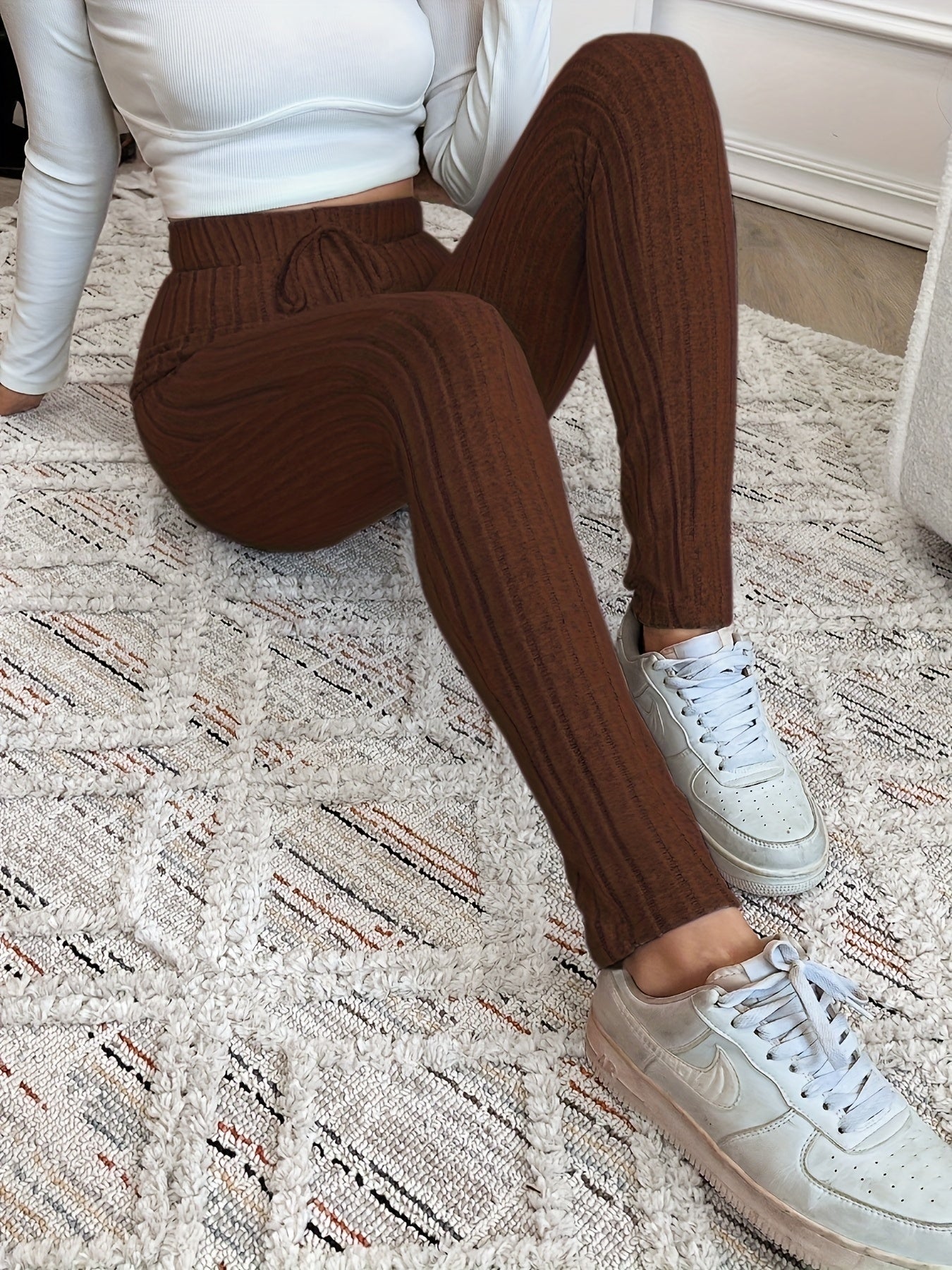 Damen Gerippte Strickhose mit Kordelzug Hoher Bund Braun