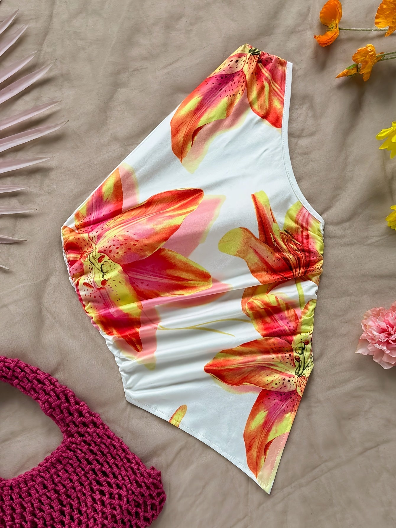 Damski jednoczęściowy strój kąpielowy na jedno ramię z kwiatowym wzorem – elegancki letni styl na plażę i basen