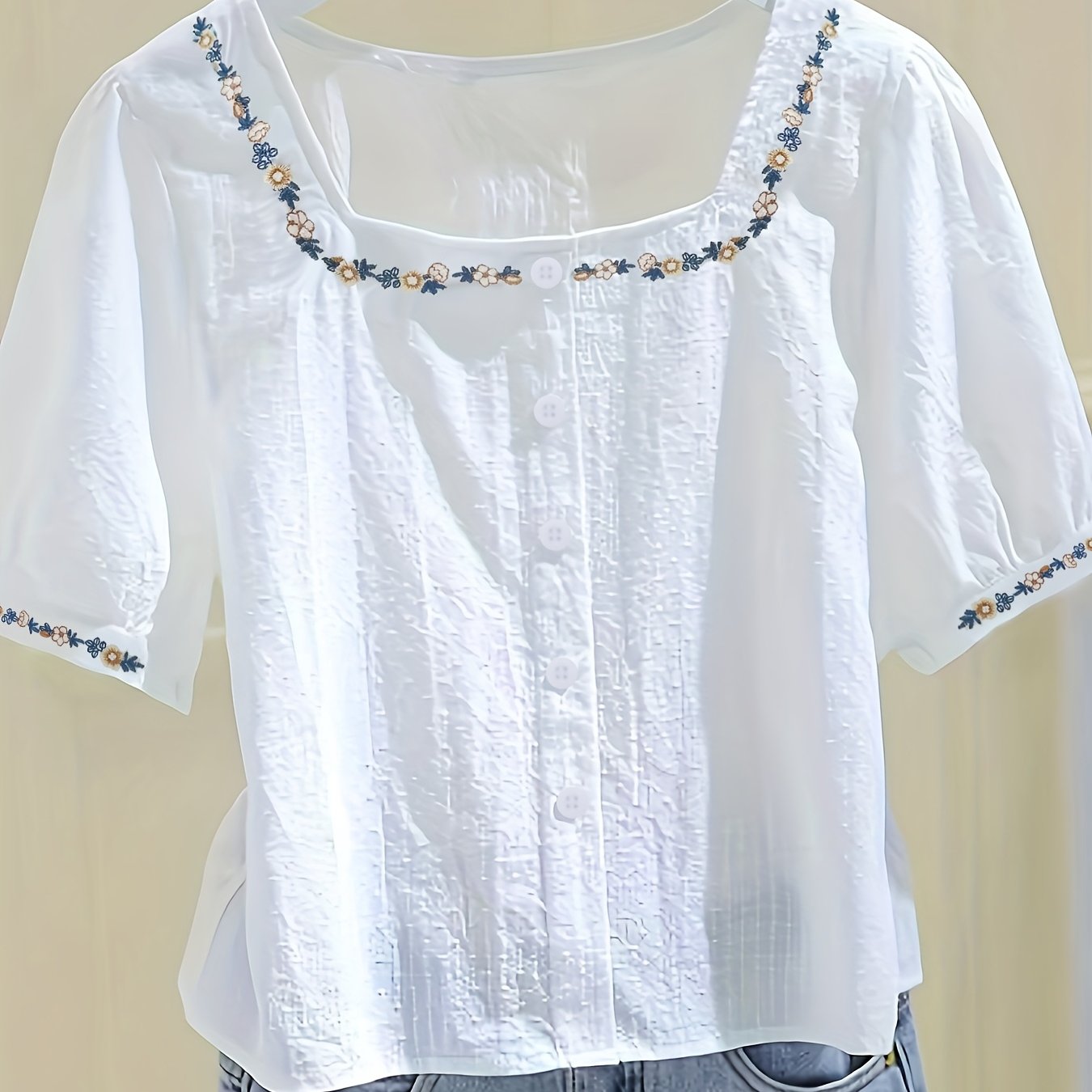 Damen Bluse mit Stickerei und quadratischem Ausschnitt – Eleganter Sommer-Look, Freizeit & Alltag