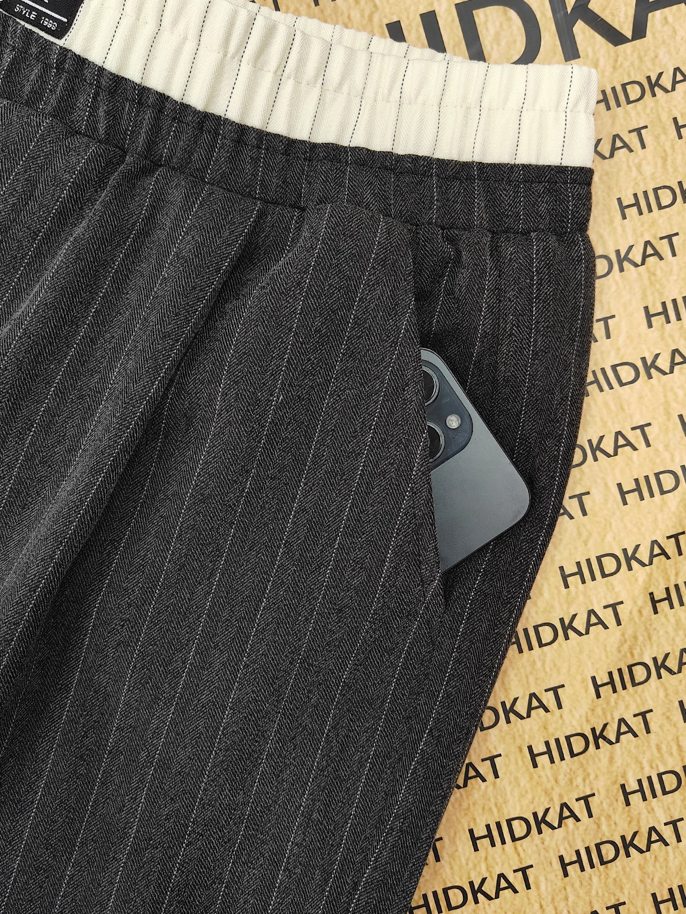 Herren Weite Loungehose mit Nadelstreifen – Modern & Bequem für Freizeit und Home-Office