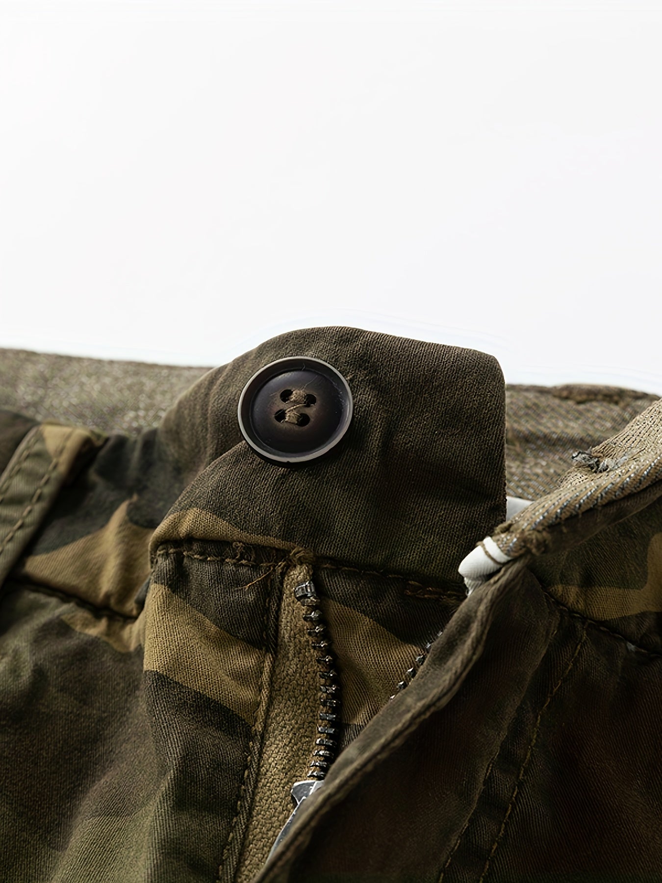 Pantaloncini Cargo Uomo Design Camouflage – Bermuda Outdoor e Tempo Libero con Tasche