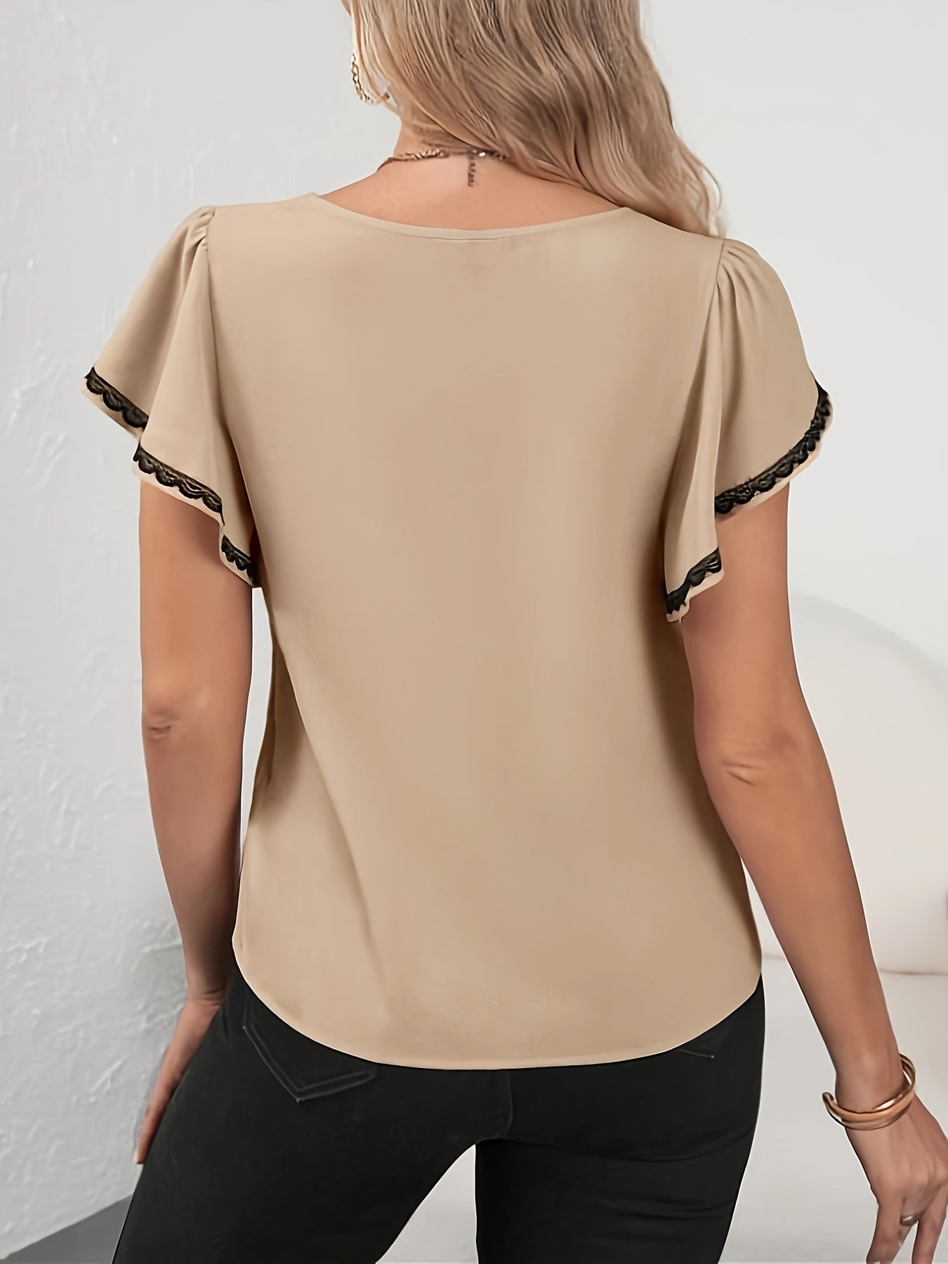 Damen Bluse mit V-Ausschnitt und Volantärmeln – Elegante Büro- und Alltagsmode