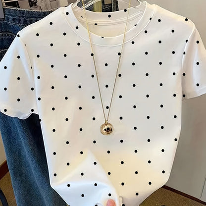Dame T-shirt med Prikker – Elegant Fritidsstil til Sommeren