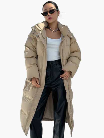 Abrigo acolchado largo de invierno para mujer elegante con capucha – Puff urbano moderno para días fríos
