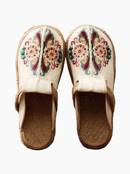 Damen Ethno-Pantoletten mit Stickerei und Blumenmuster – Bequeme Hausschuhe im Folklore-Stil