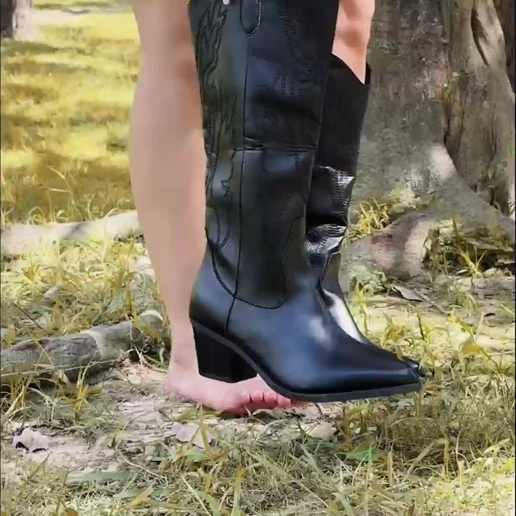 Belphoebe | Westernlaarzen met borduurdetails voor dames met brede kuiten