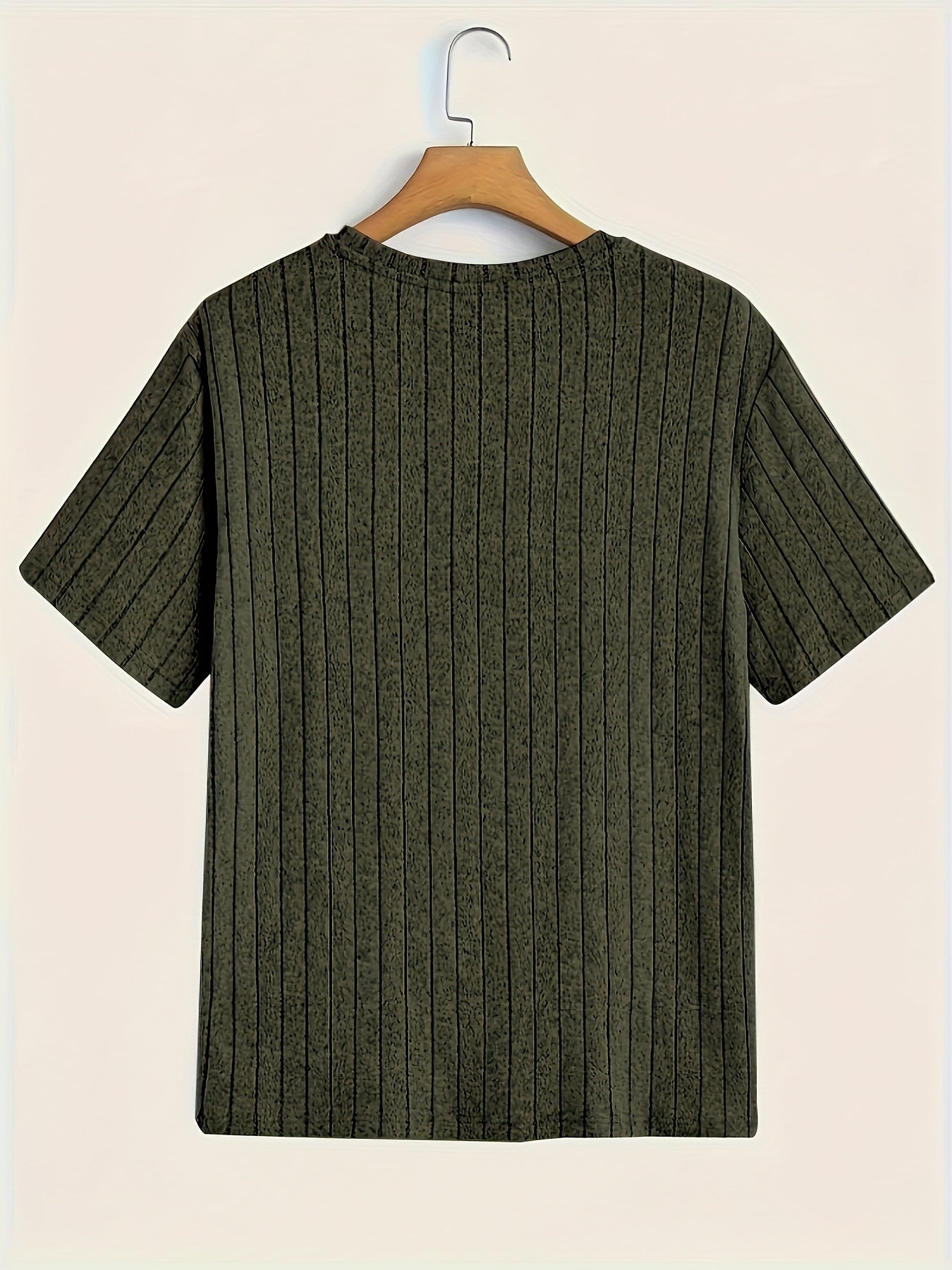 Herre T-shirt med lodret ribmønster – Moderne kortærmet shirt til hverdag og fritid