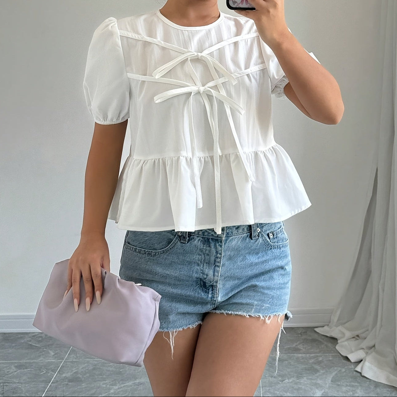 Blusa da donna con peplo, maniche a sbuffo e fiocchi – Look vintage romantico per tempo libero e uso quotidiano