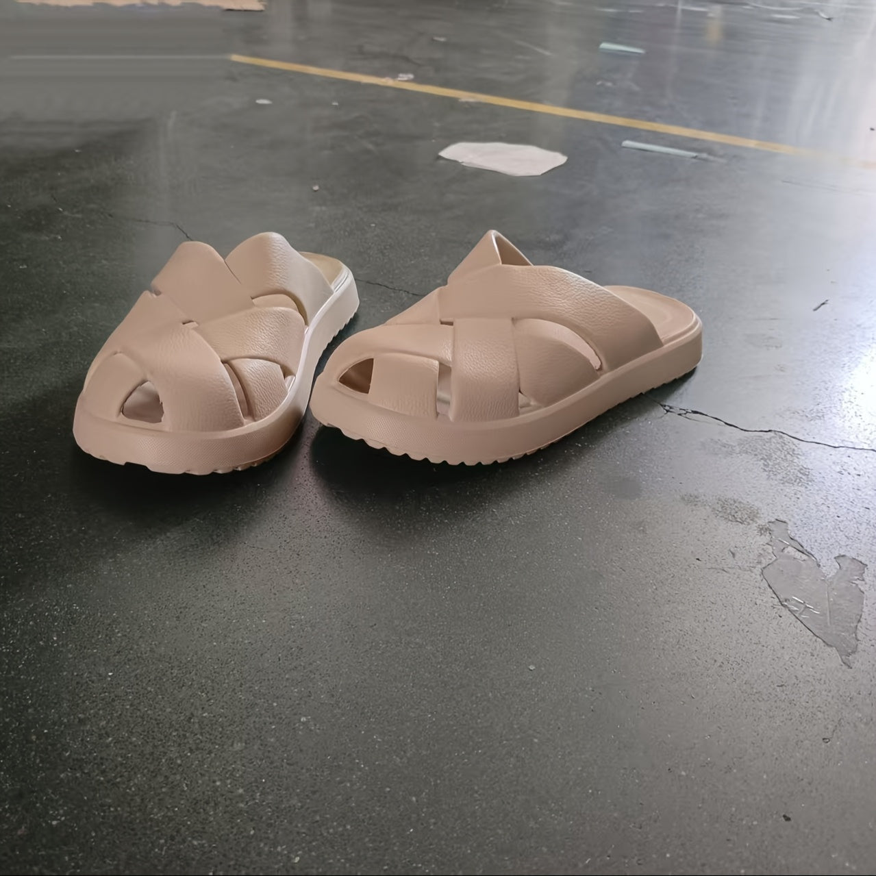 Sandales plateformes épaisses pour femmes pour loisirs et usage quotidien – Sandales tendance confortables avec design de brides tissées
