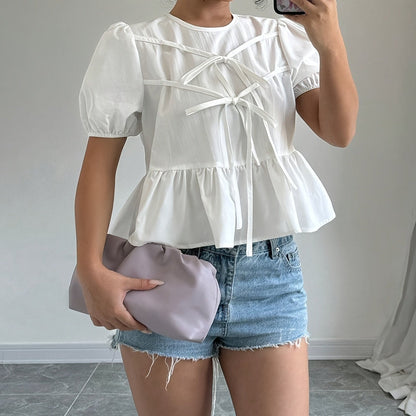 Blusa da donna con peplo, maniche a sbuffo e fiocchi – Look vintage romantico per tempo libero e uso quotidiano