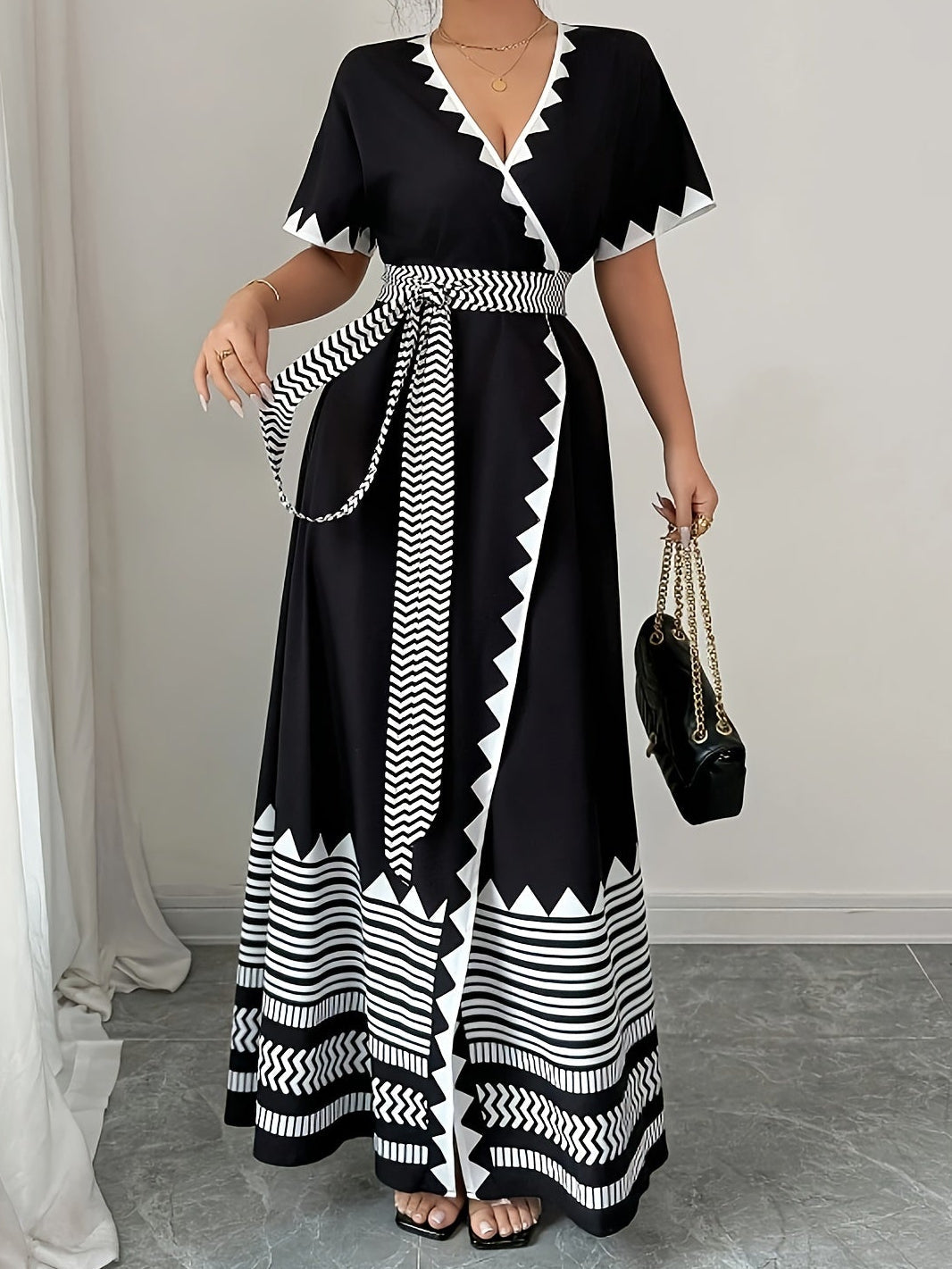 Damen Maxi Wickelkleid mit grafischem Muster und Gürtel – Elegantes Sommerkleid für festliche Anlässe