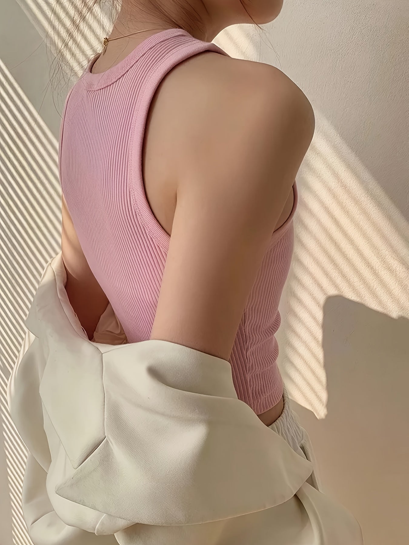 Top de tirantes acanalado de moda para mujer para el día a día y el tiempo libre – Look de elegancia deportiva