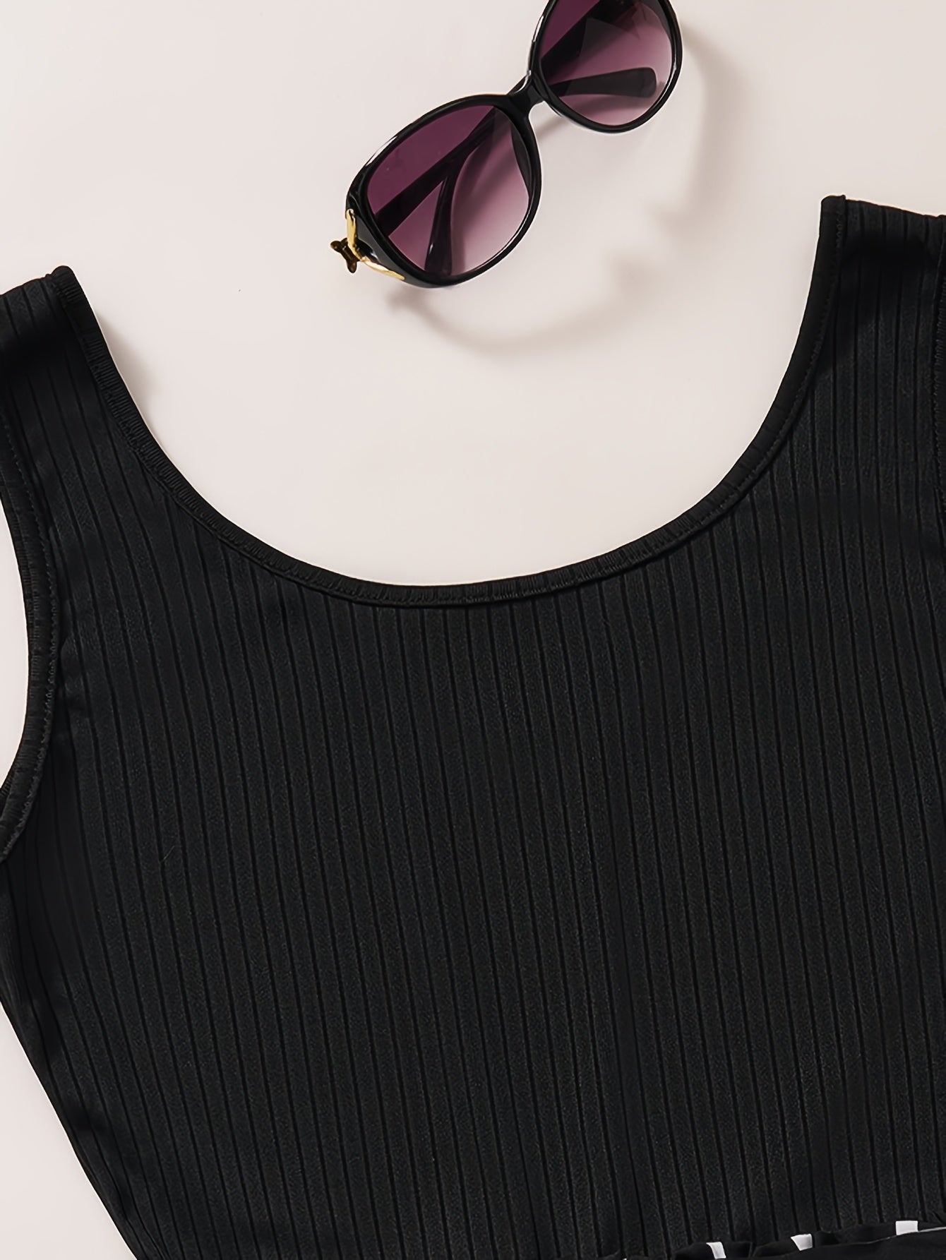 Mono elegante de mujer con estampado de rayas y cinturón de cintura para primavera y verano
