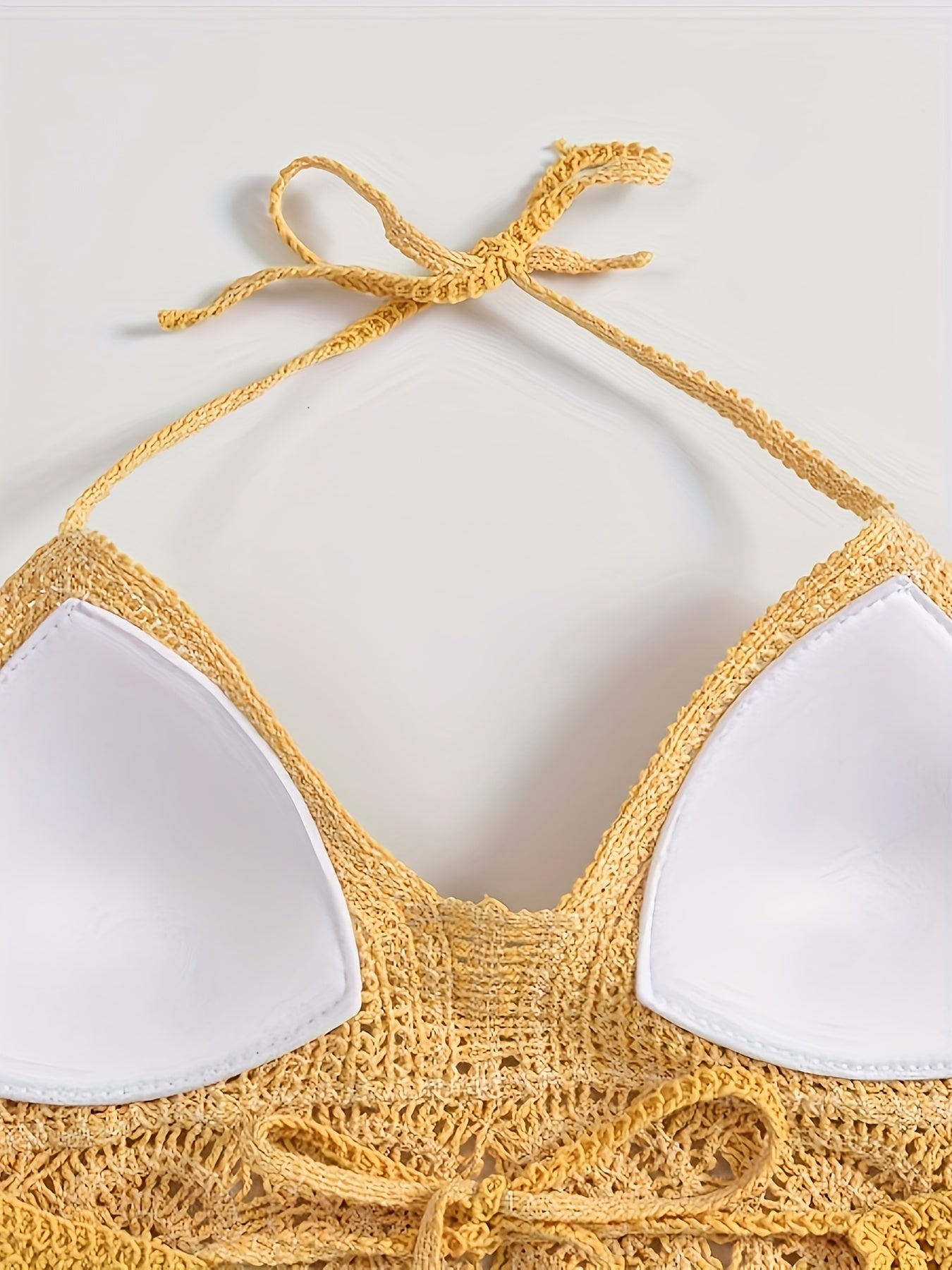 Dame Boho heklet haltertopp med frynser – moteriktig sommertopp for festivaler og strand