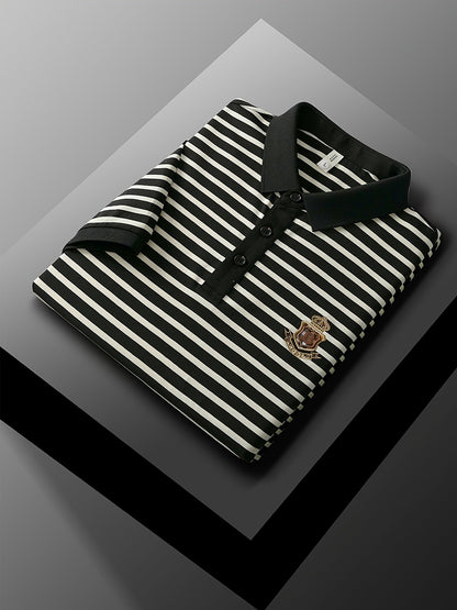 Męska koszulka polo w paski z emblematem na piersi – klasyczna, z krótkim rękawem, styl smart casual