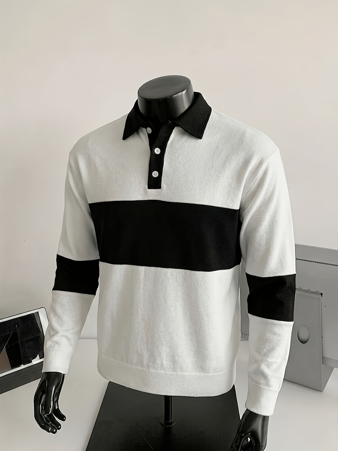 Polo da uomo a maniche lunghe, a righe, con colletto