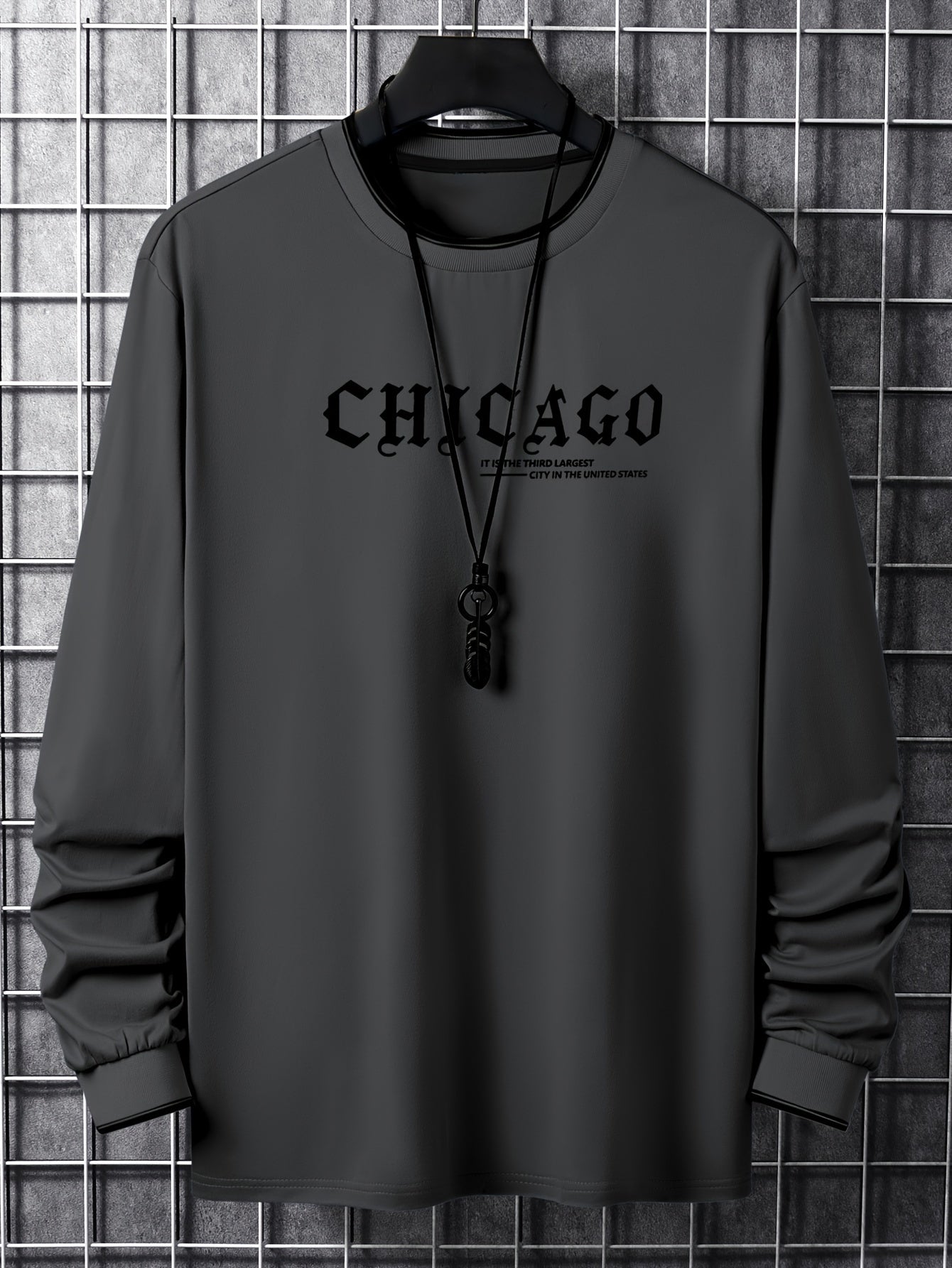 Herren Langarmshirt mit Chicago-Schriftzug und Rippbündchen, Rundhalsausschnitt