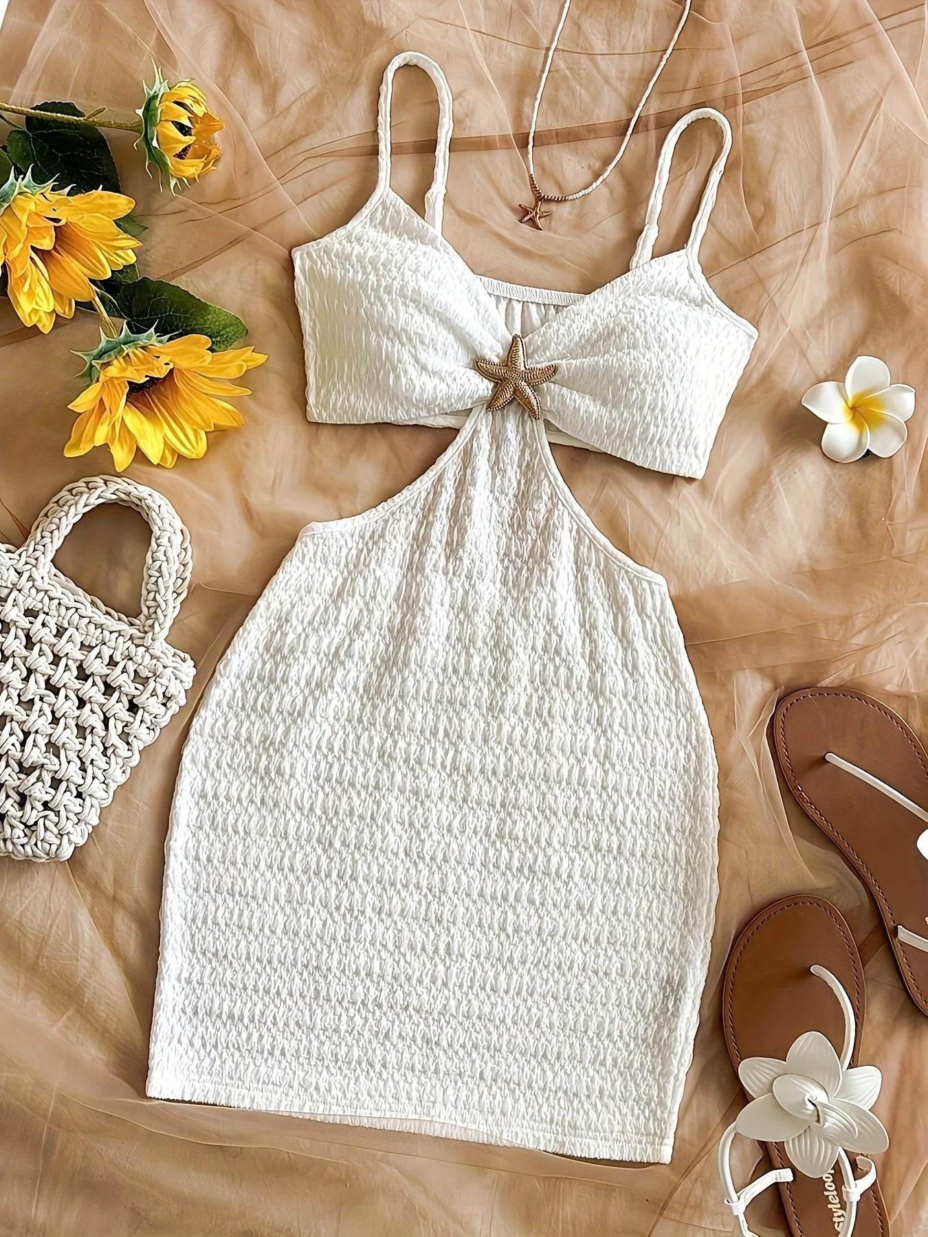 Dam Bodycon miniklänning med cut-out och sjöstjärnedetalj – sommarsemesteroutfit