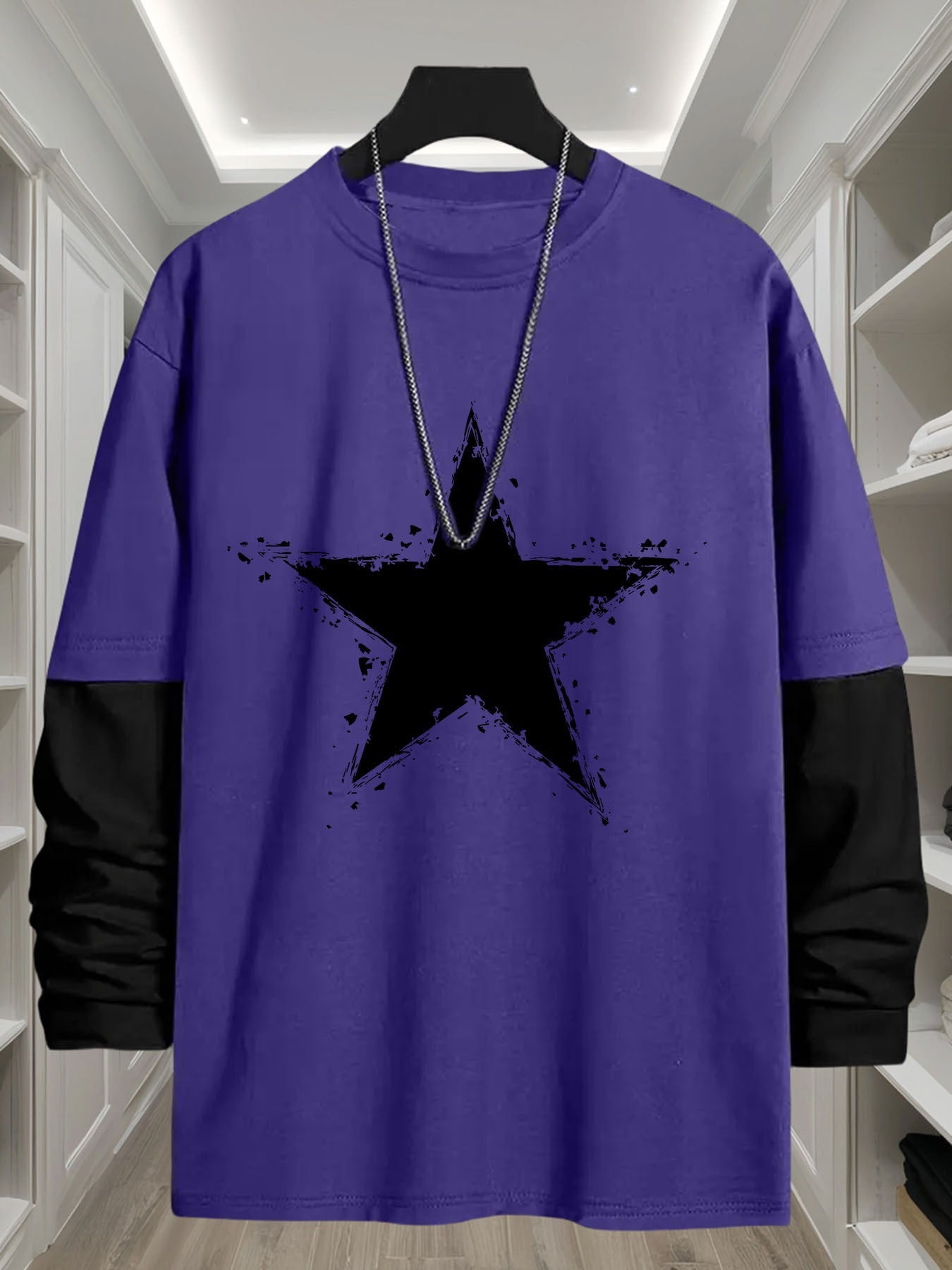 Herre-langærmet T-shirt med to-lagslook, stjerneprint og rund hals