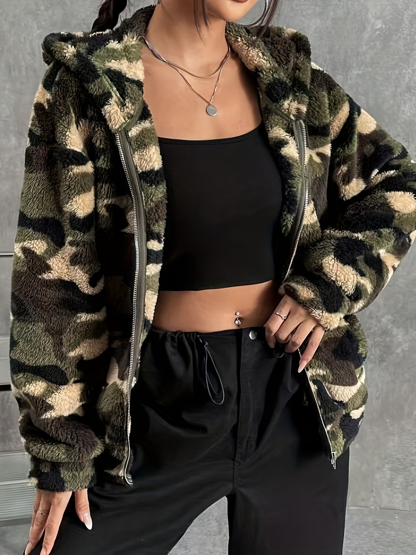 Teddy-Fleece Jacke mit Kapuze und Reißverschluss, Tarnmuster für Damen