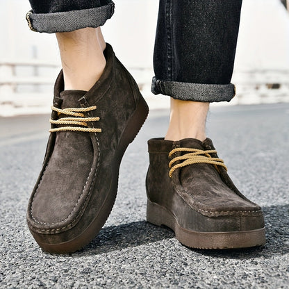 Herren Desert Boots mit Schnürung in Wildleder-Optik und Profilsohle
