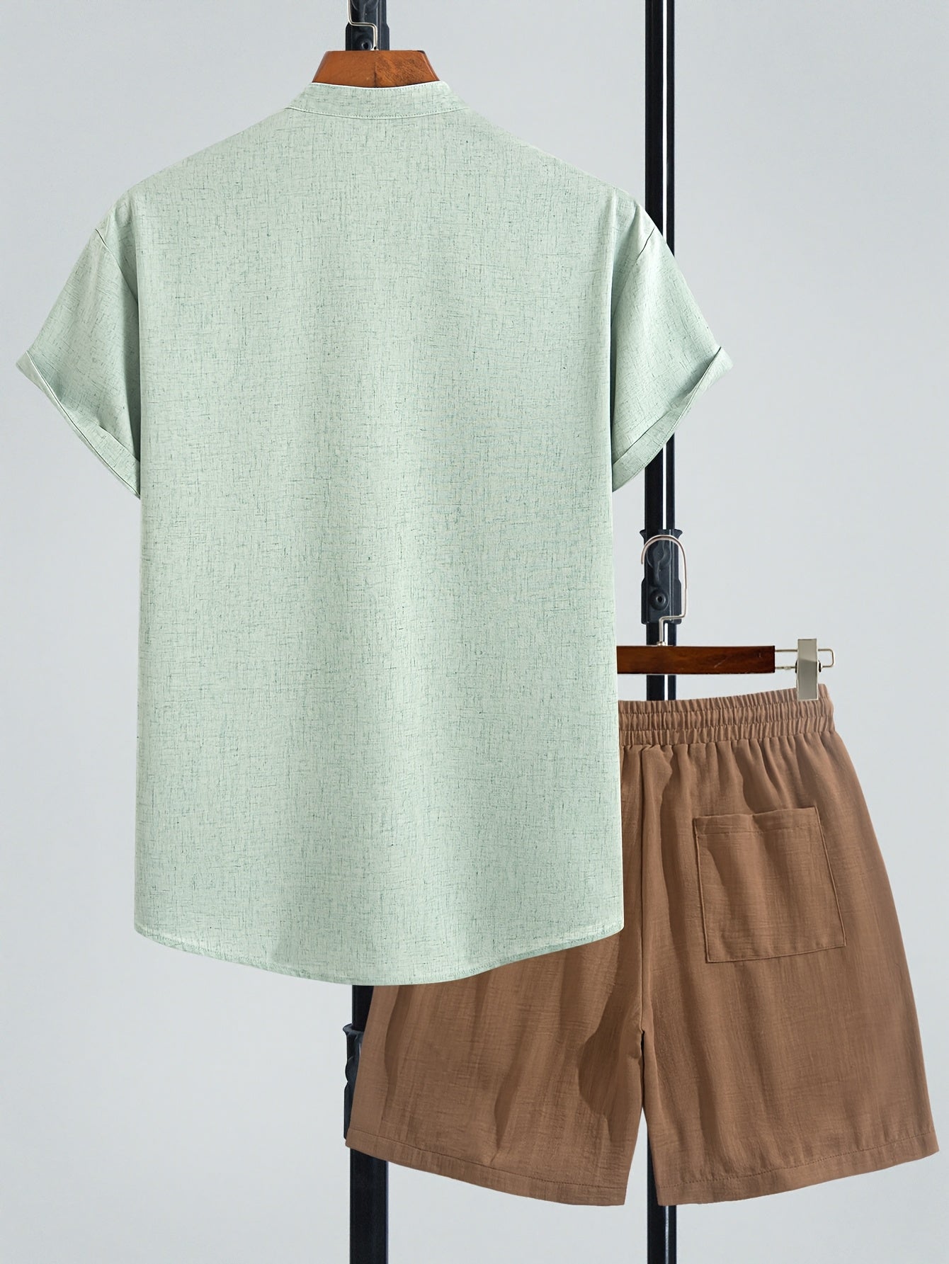 Herren Freizeit Zweiteiler Set Modern – Kurzarm Henley Shirt & Shorts für Sommer und Urlaub