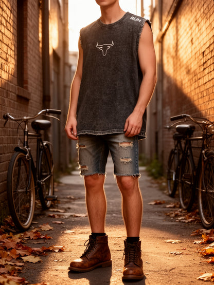 Herren Vintage Streetwear ärmelloses T-Shirt mit Stier-Print und Distressed Jeans-Shorts – Urban Sommer Outfit