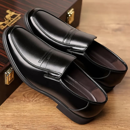 Męskie biznesowe kapcie – klasyczny vintage look na co dzień i do biura