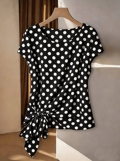 Dame sommerbluse med paisley-mønster og asymmetrisk knude – moderigtigt fritidstop