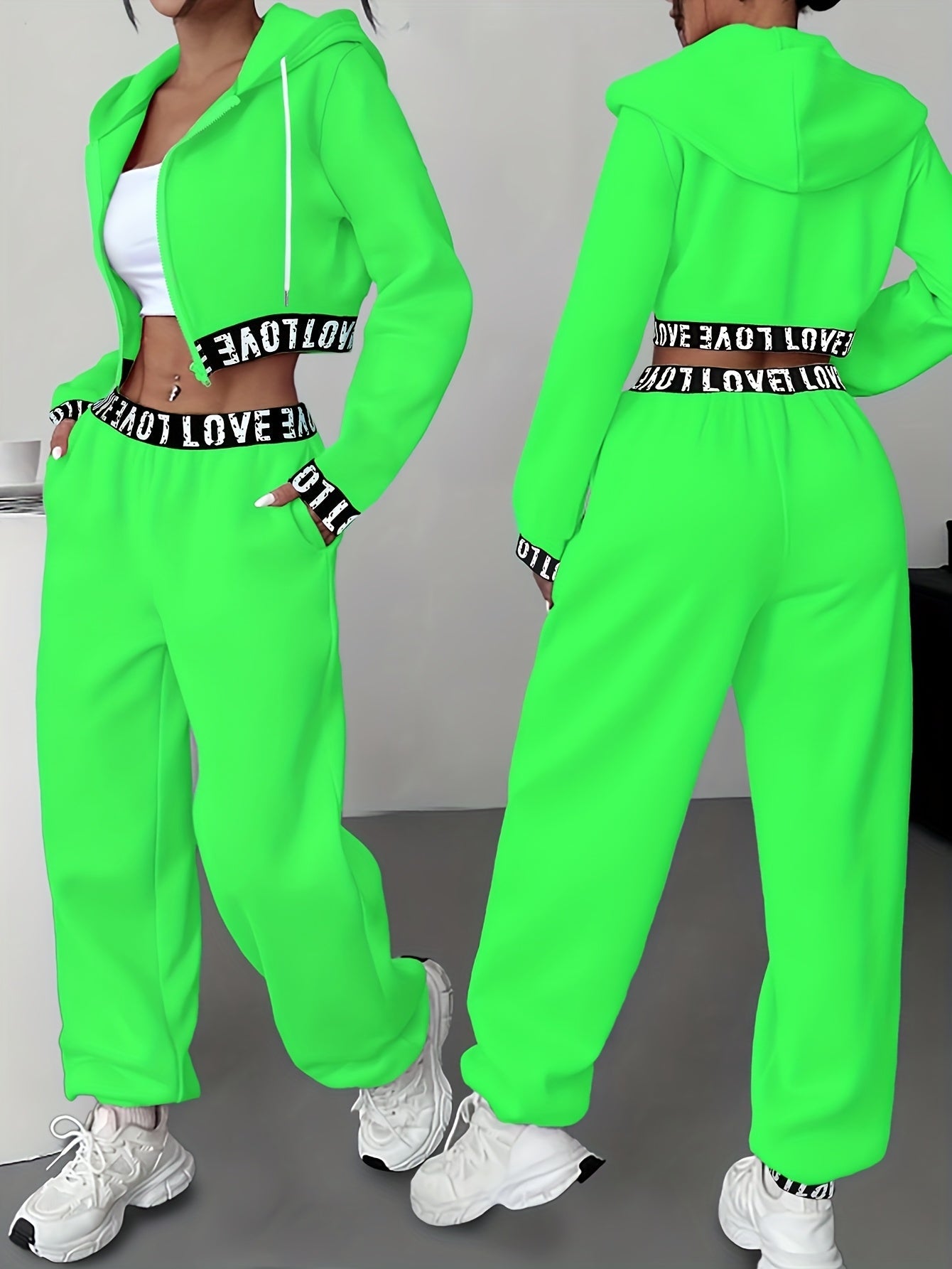 Sportieve dames-loungewear-tweedelige set met cropped hoodie en broek, band met het opschrift ‘LOVE’