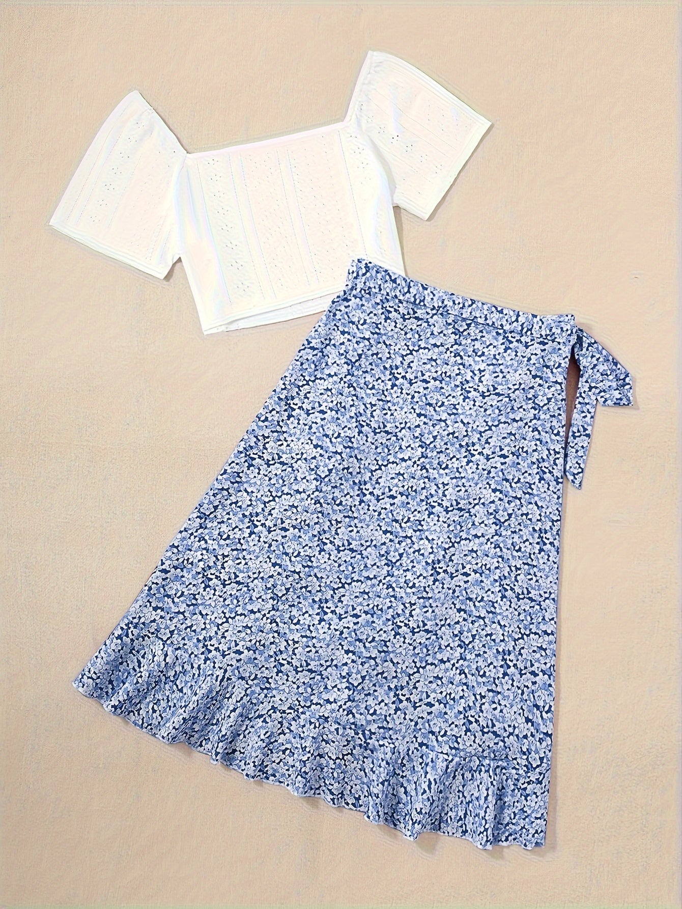 Conjunto de dos piezas para mujer – Look veraniego y coqueto con blusa y falda cruzada con estampado floral, ideal para tiempo libre y vacaciones