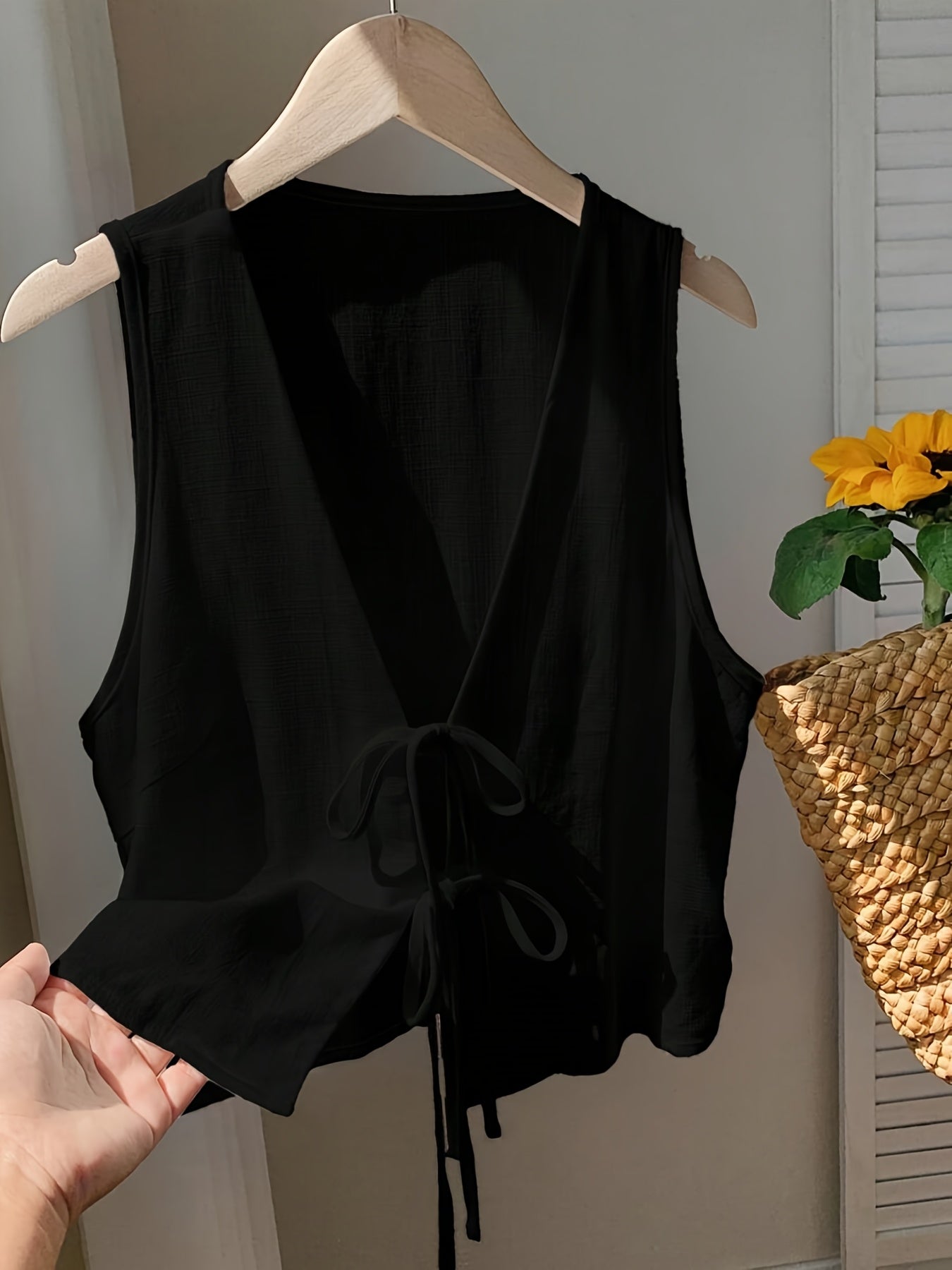 Gilet sans manches pour femme avec détail nœud et encolure en V – couche d'été à la mode pour les loisirs et les vacances