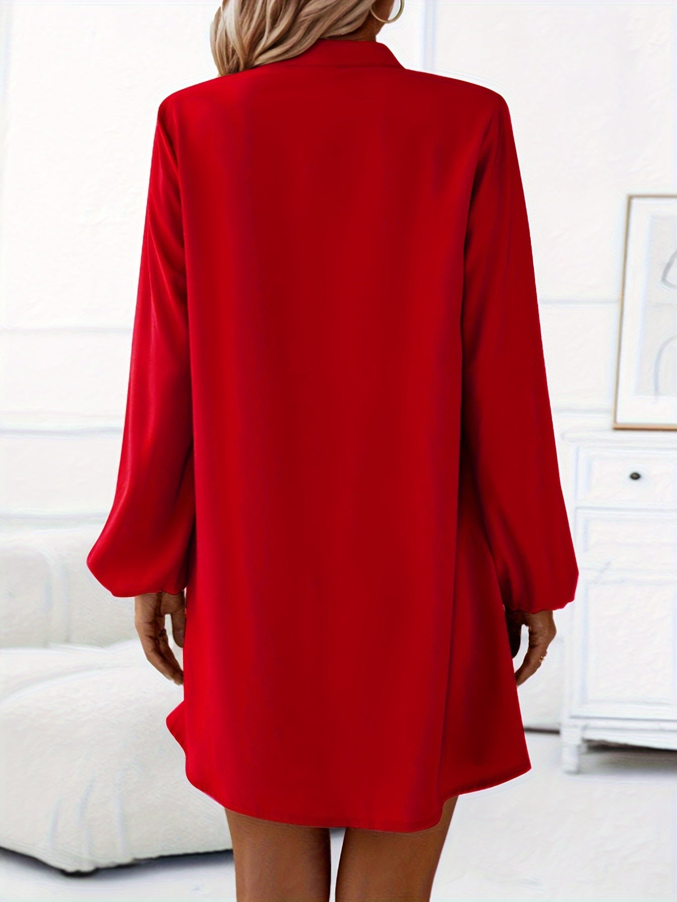 Damen Elegantes Freizeitkleid mit Knopfleiste und V-Ausschnitt – Lockerer Schnitt für Alltag und Büro