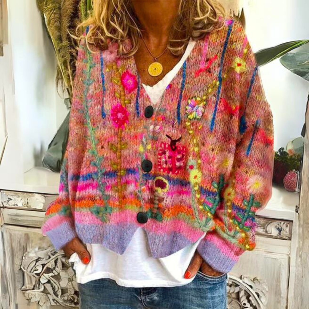 Dame strikcardigan i boho-stil med blomsterdetaljer – Moderigtig cardigan til fritid og hverdag