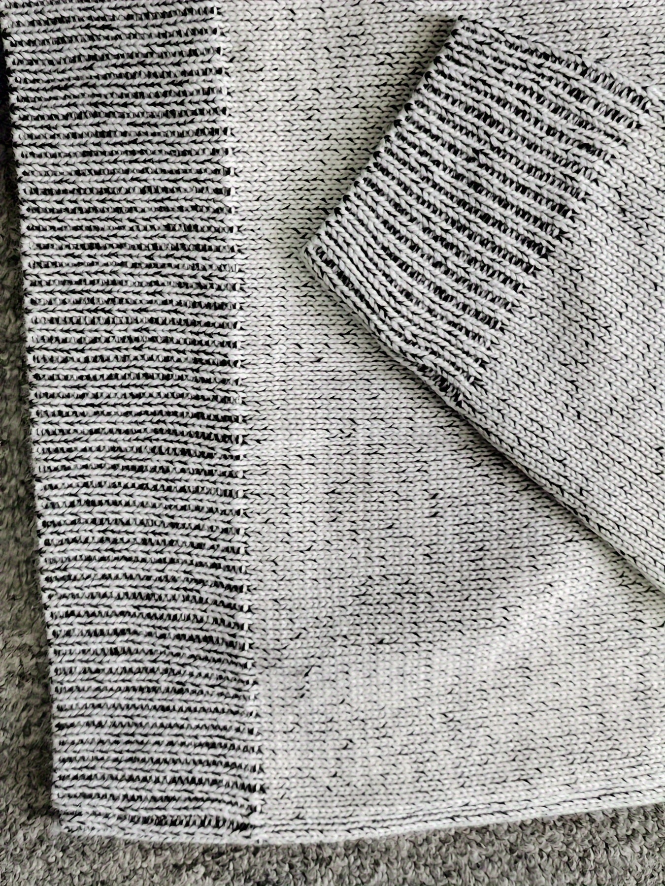 Hoodie til mænd i striklook med hætte og kængurulomme, meleret