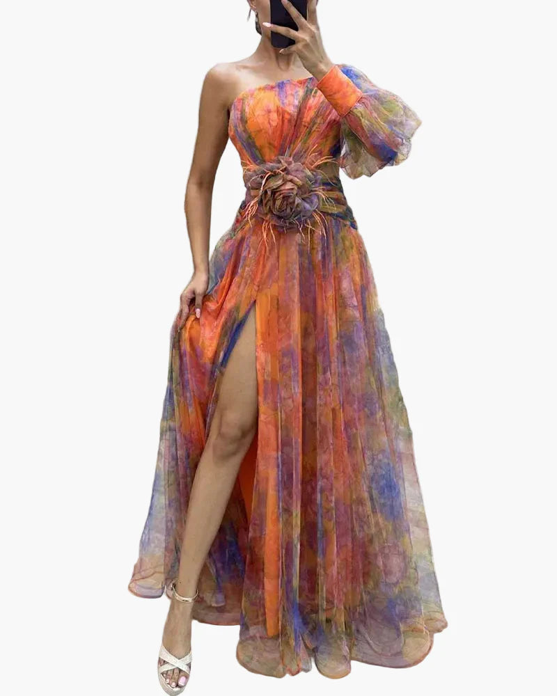 Dame aftenkjole elegant asymmetrisk med blomsterapplikation og slids – Perfekt til festlige lejligheder