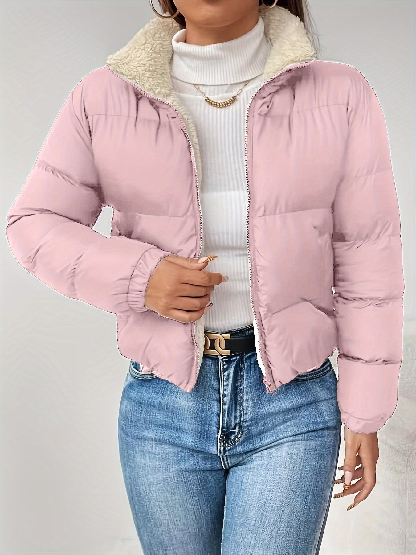 Chaqueta acolchada corta de mujer con forro de borreguito negra