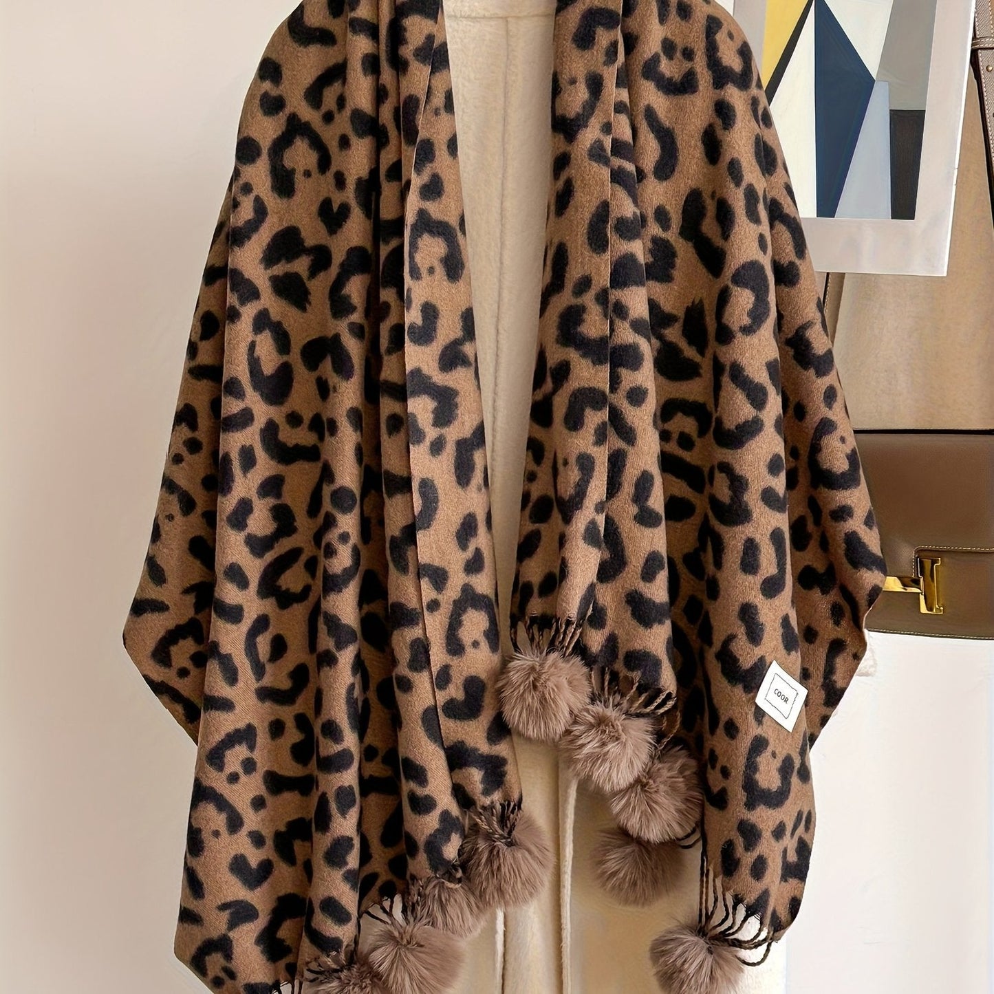 Schal mit Leopardenmuster und Pompons, weiches Material