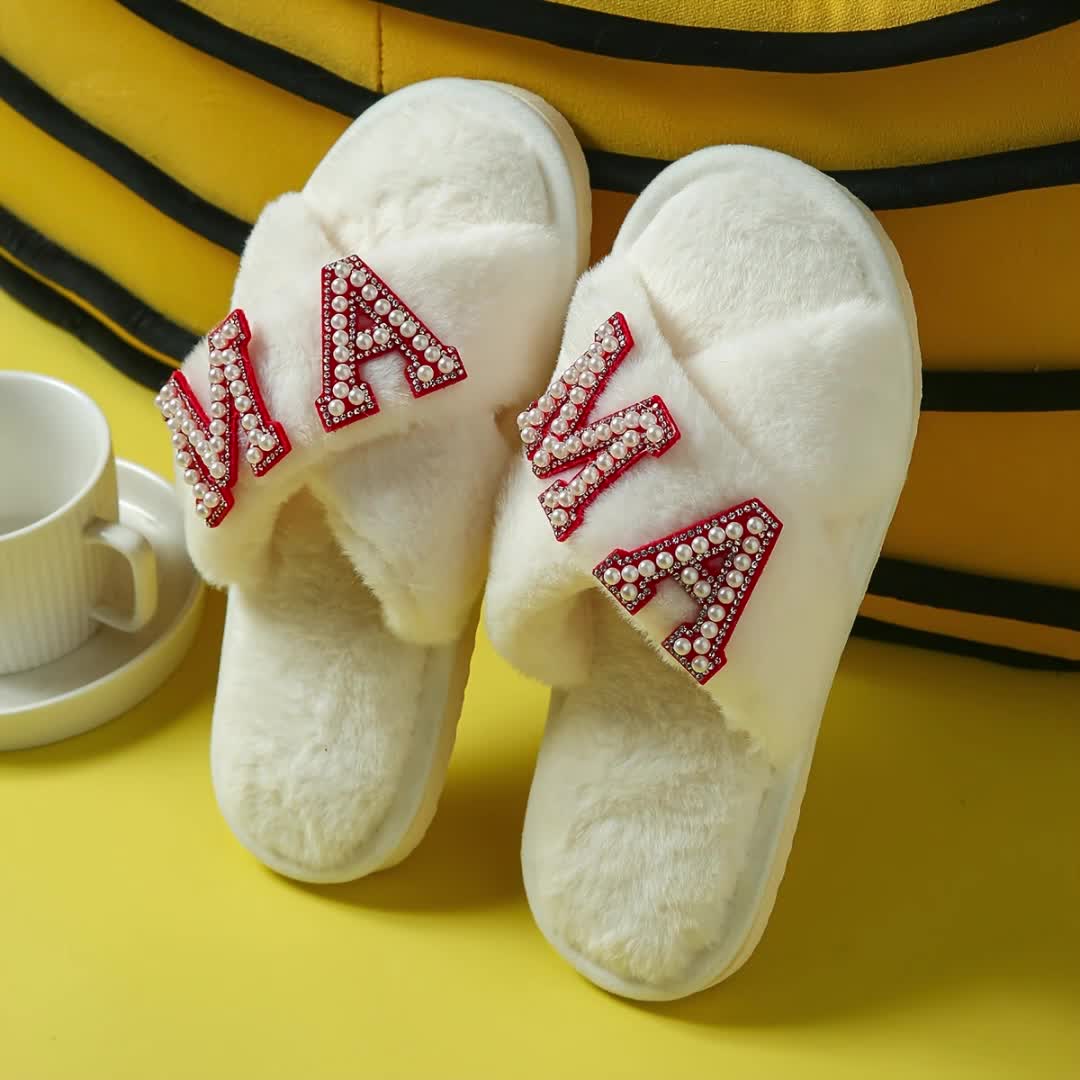 Pantofole da donna in peluche con decorazioni di perle e scritta 'MAMA' – Comode ciabatte per casa, regalo per mamme