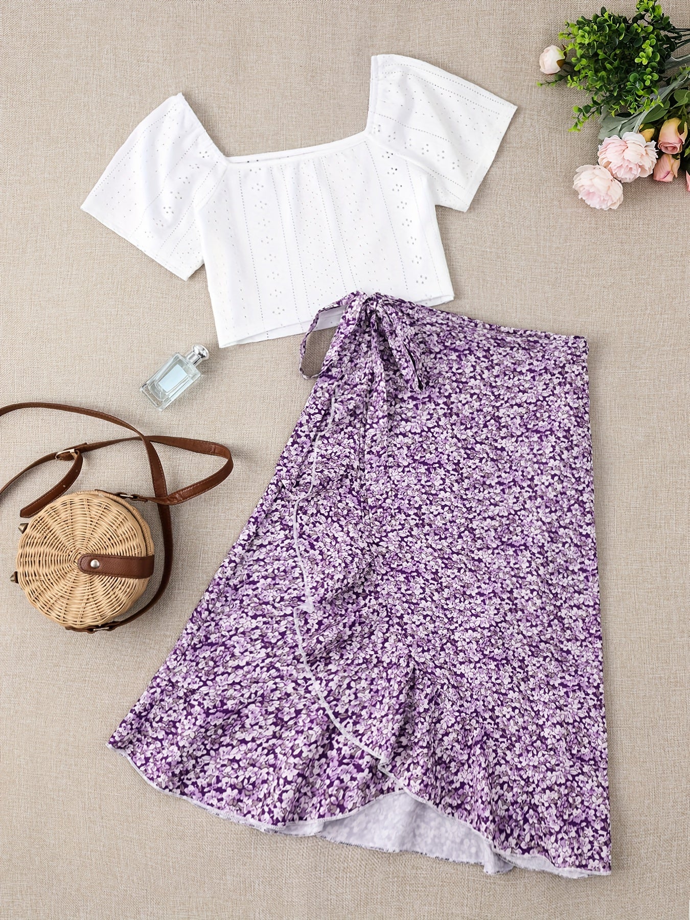 Conjunto de dos piezas para mujer – Look veraniego y coqueto con blusa y falda cruzada con estampado floral, ideal para tiempo libre y vacaciones