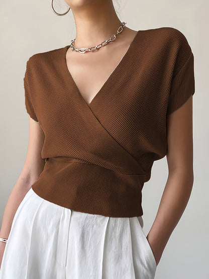 Dames wikkelshirt met V-hals en korte mouw – Modern vrijetijdstopje